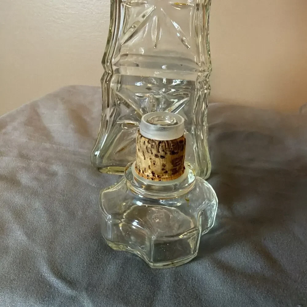 Vintage 1960 Cut Glass Liquor Decanter Cork Stopper Mid Century Barware GW993